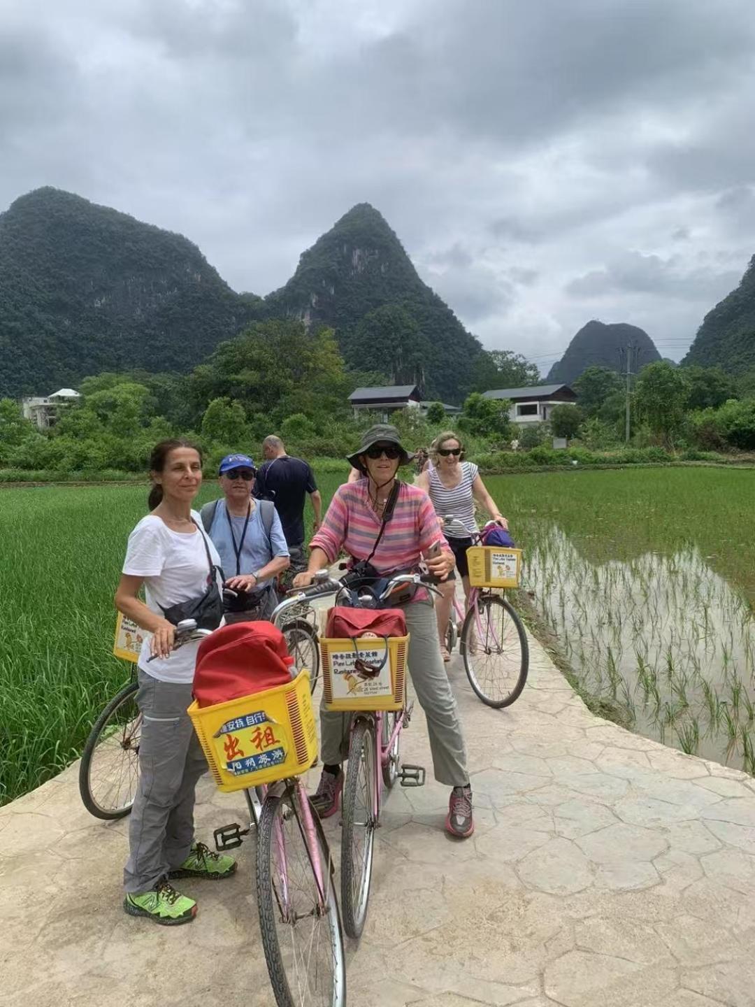 Yangshuo Fortune Lake Inn- One Way Free Pick Up From Airport Or Ts Over 3 Nights Eksteriør bilde