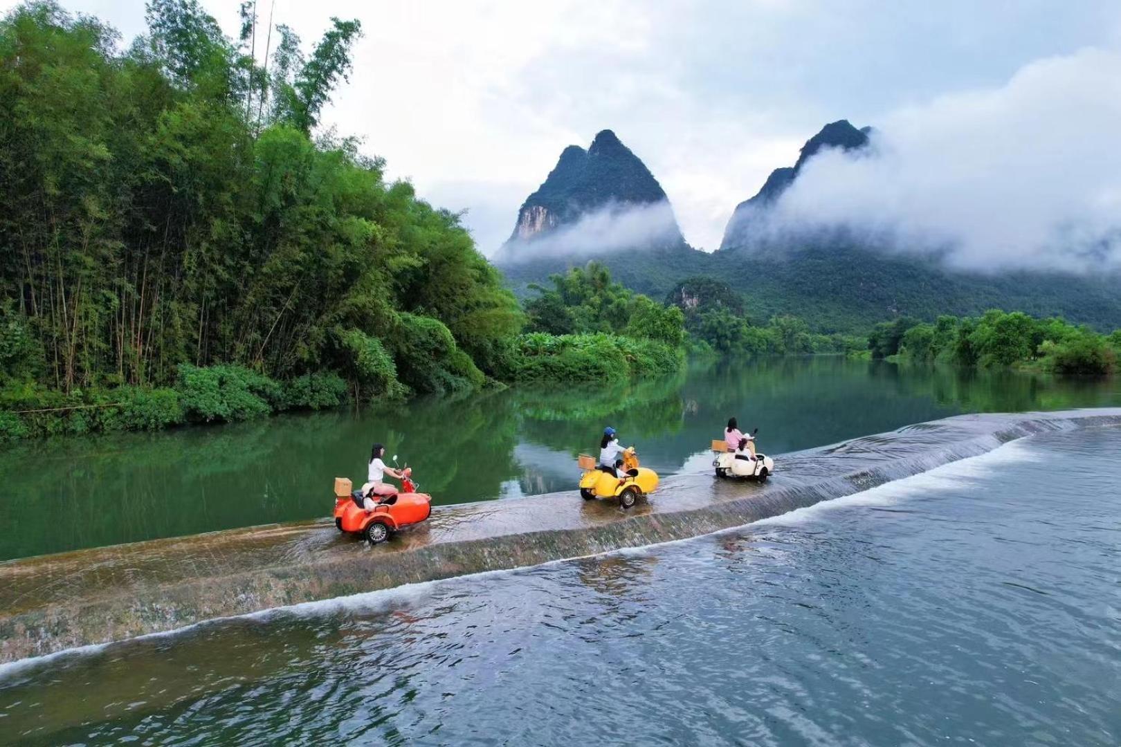 Yangshuo Fortune Lake Inn- One Way Free Pick Up From Airport Or Ts Over 3 Nights Eksteriør bilde